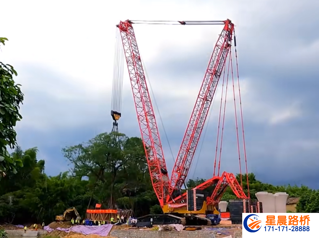 履帶吊租賃提供260噸履帶吊出租